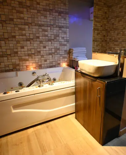 massage spa chogm road, body massage in goa, massage in pilerne